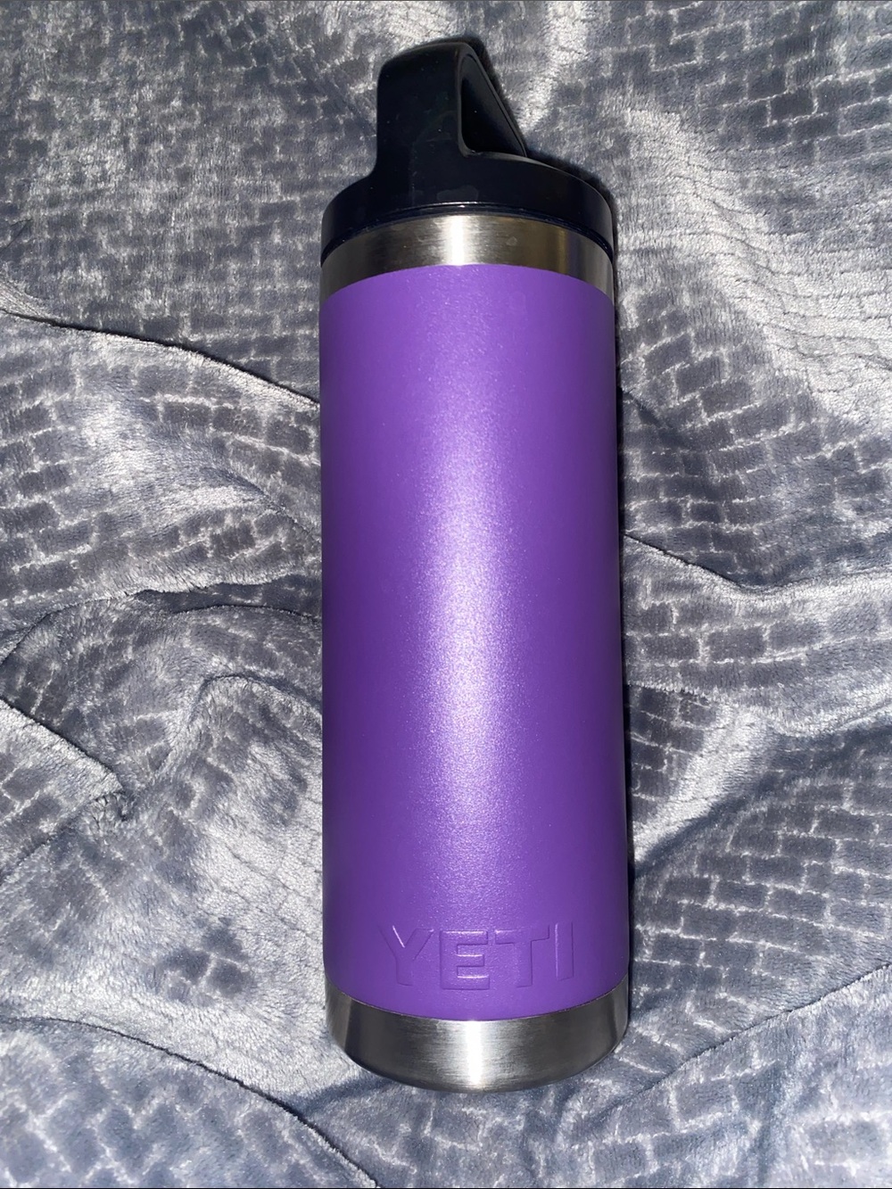 Yeti Rambler 18oz Bottle in Retired and HTF “Peak Purple”